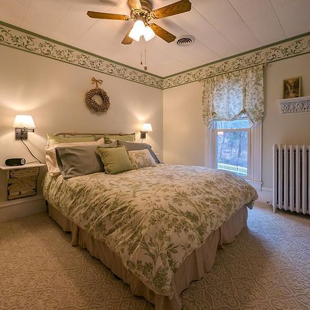 Hudson Manor Bed & Breakfast Watkins Glen Bagian luar foto