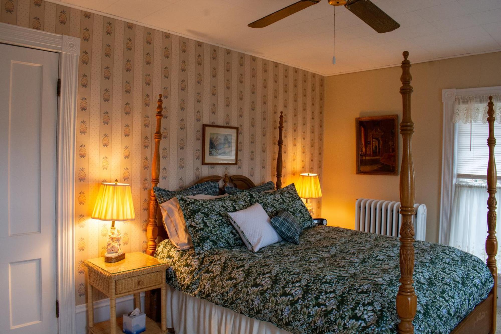 Hudson Manor Bed & Breakfast Watkins Glen Bagian luar foto