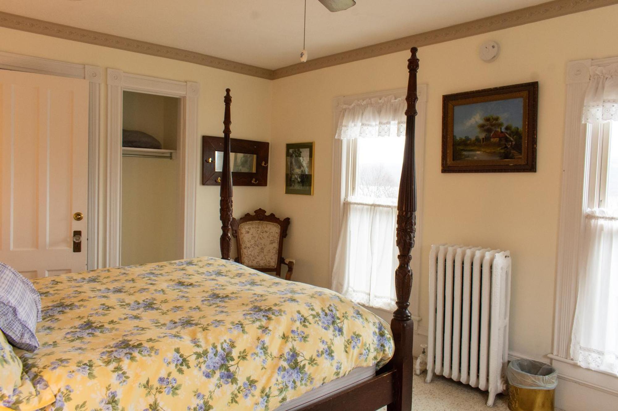 Hudson Manor Bed & Breakfast Watkins Glen Bagian luar foto