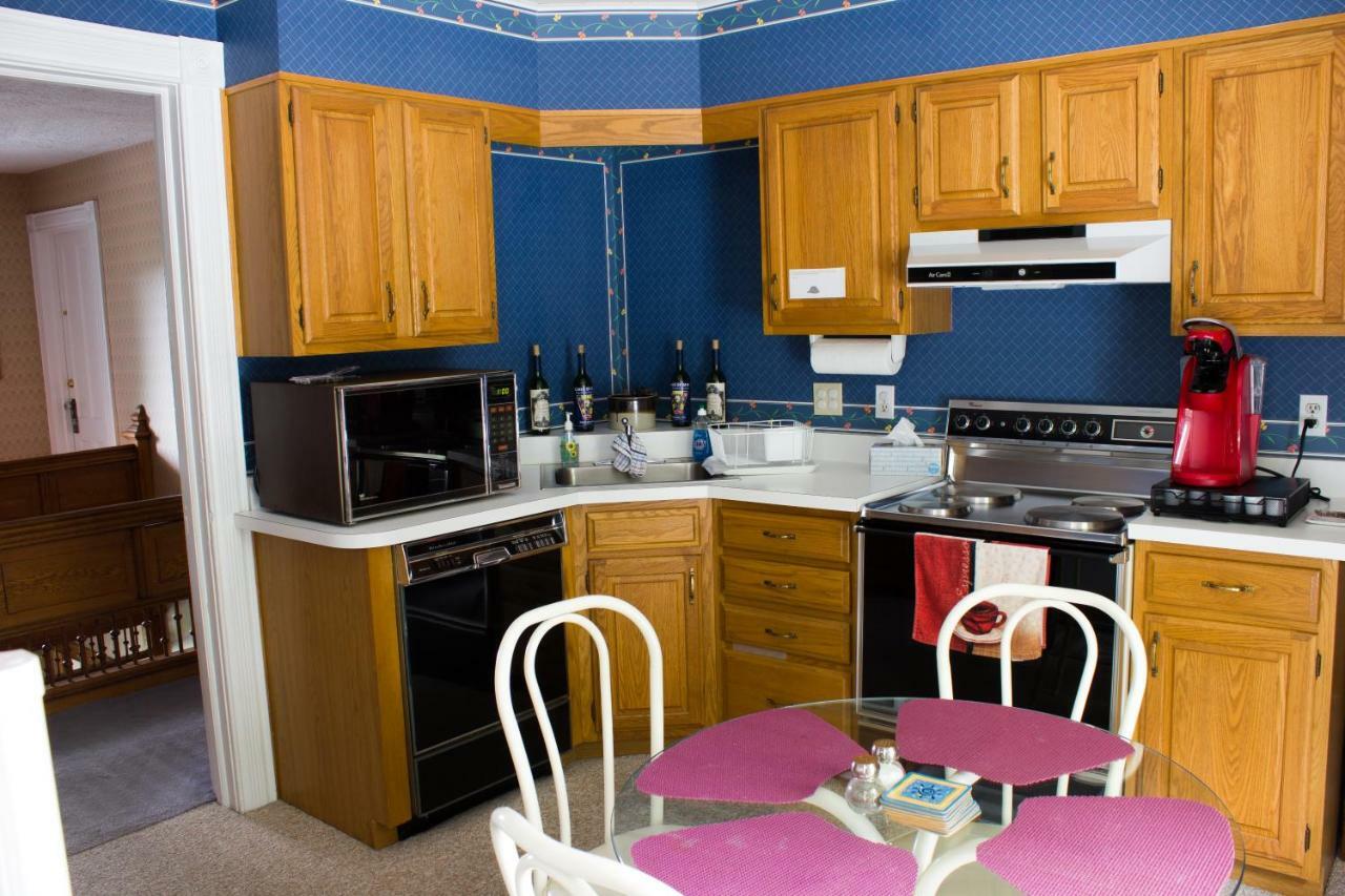 Hudson Manor Bed & Breakfast Watkins Glen Bagian luar foto