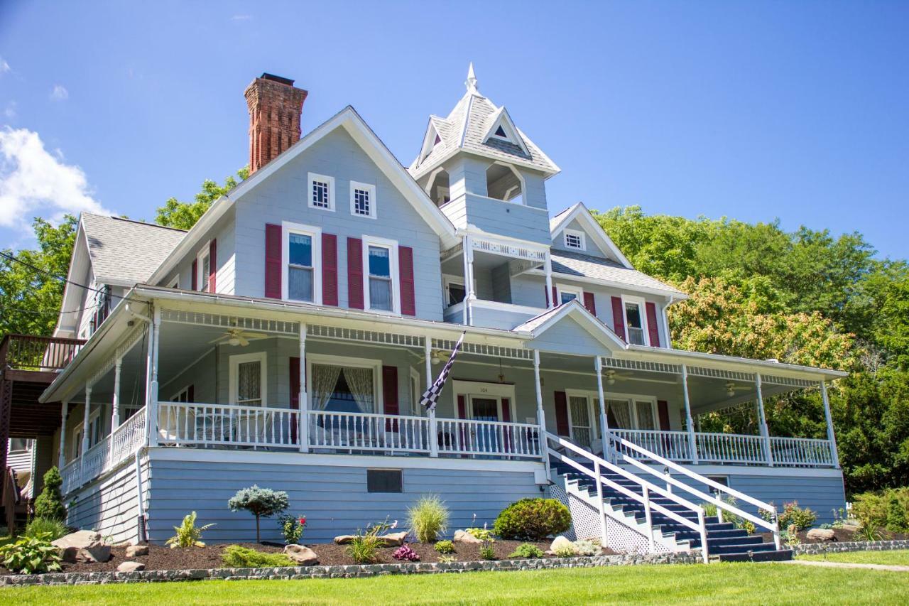 Hudson Manor Bed & Breakfast Watkins Glen Bagian luar foto
