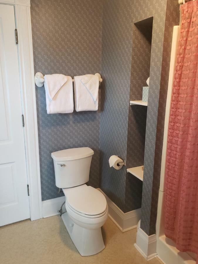Hudson Manor Bed & Breakfast Watkins Glen Bagian luar foto
