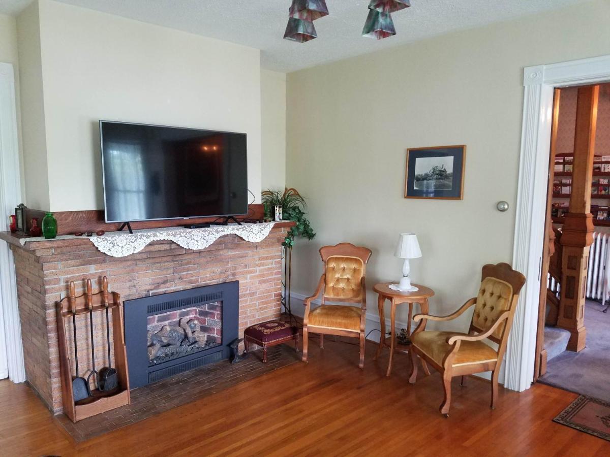 Hudson Manor Bed & Breakfast Watkins Glen Bagian luar foto