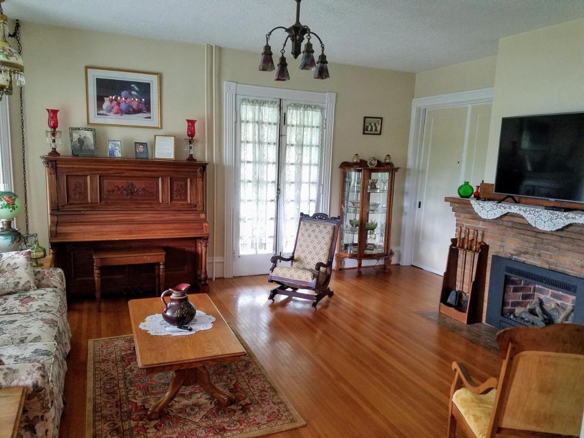 Hudson Manor Bed & Breakfast Watkins Glen Bagian luar foto